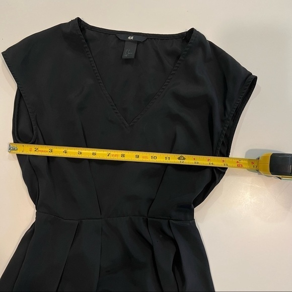 H&M Black Dress Size 2 - Picture 3 of 11